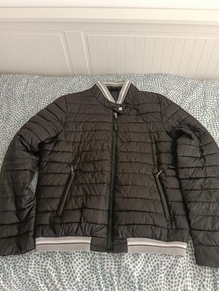 Chaqueta bomber acolchada negra