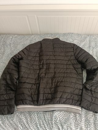 Chaqueta bomber acolchada negra