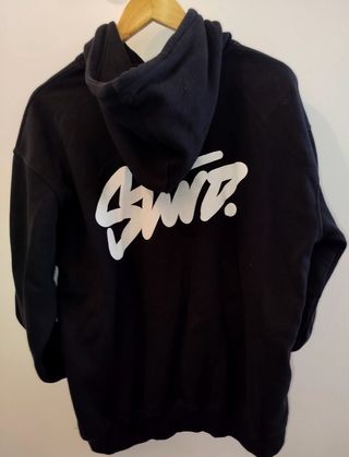 Sudadera negra Stradivarius