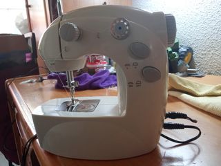 Maquina de coser " mini "