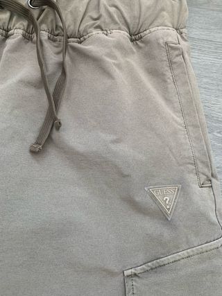 Pantalon cargo Guess chico talla M