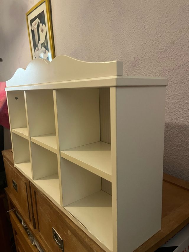 Estantería infantil blanca de madera