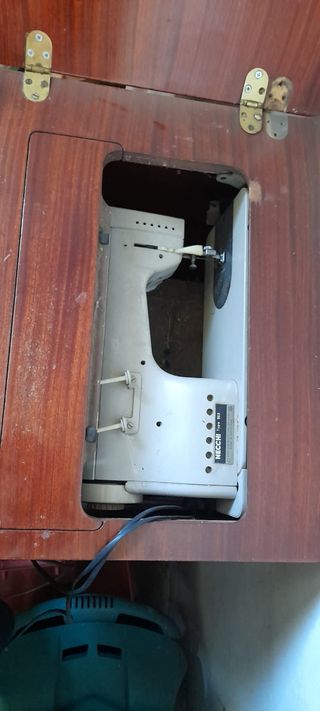 Macchina da cucire Necchi