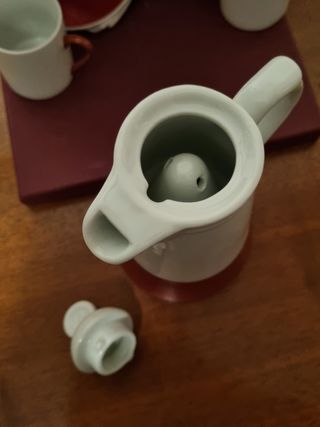 Caffettiera porcellana e 2 tazze