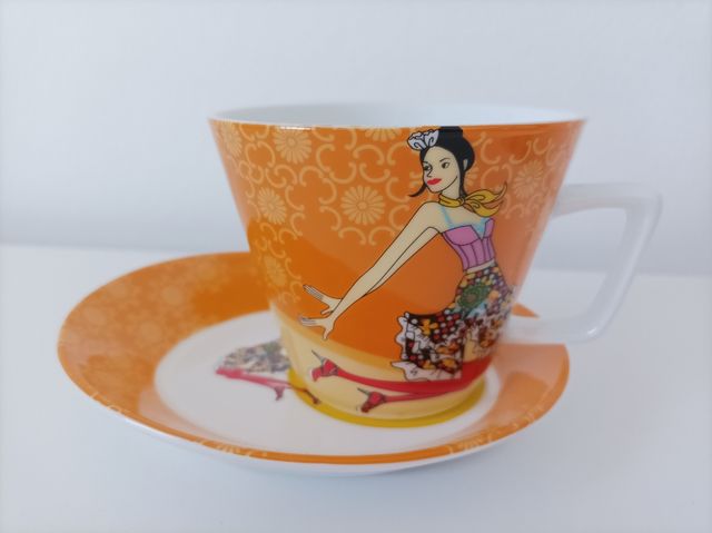 Servizio tazze con piattino vintage