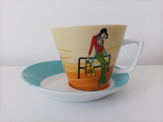 Servizio tazze con piattino vintage