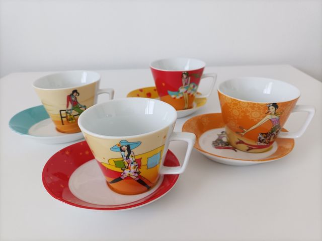 Servizio tazze con piattino vintage