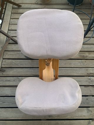 Due sedie ergonomiche per le ginocchia
