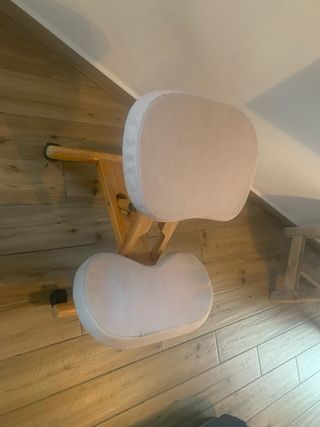 Due sedie ergonomiche per le ginocchia