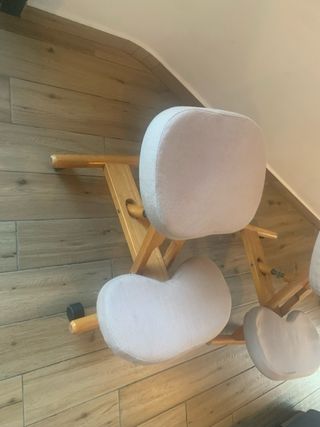 Due sedie ergonomiche per le ginocchia
