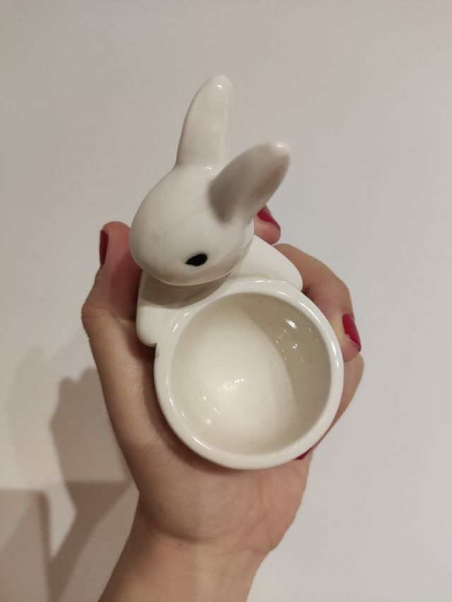 Portavelas de pascua en forma de conejo