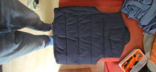 Chaleco acolchado Tommy Hilfiger azul marino.