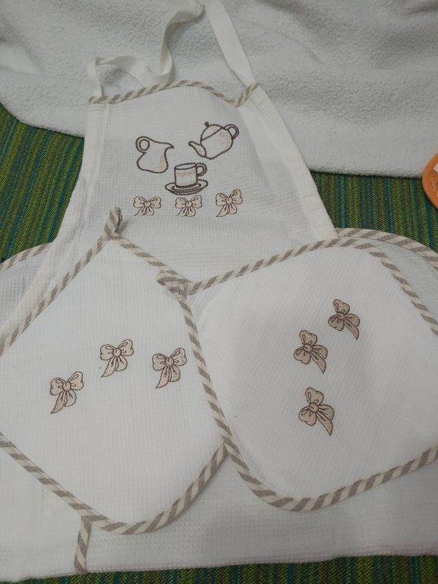 DELANTAL BLANCO INFANTIL