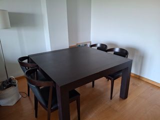 Tavolo da pranzo e sedie allungabili. Confezione