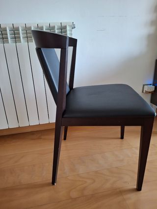 Tavolo da pranzo e sedie allungabili. Confezione