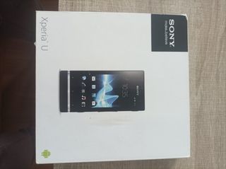 Sony Xperia U - cellulare nero e argento