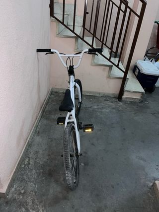 BMX GT Bikes blanca