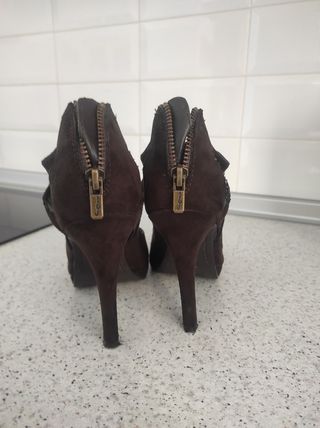 Zapatos tacón marrones 