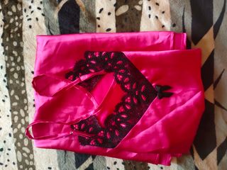 Lencería Satinada Rosa y Negra