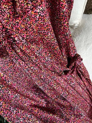 Vestido flores satinado HM tallas grandes