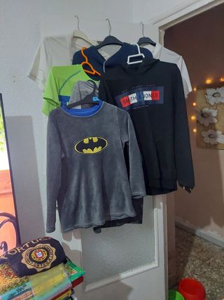 Ropa,zapatos, bisutería, libros