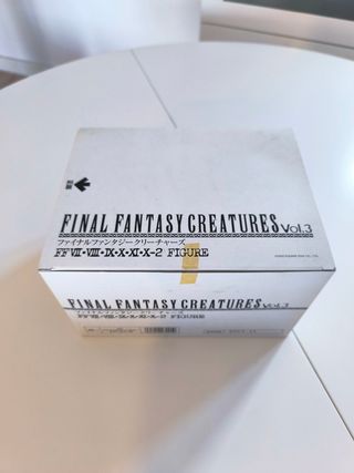Caja distribución Final Fantasy Creatures vol 3