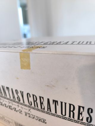 Caja distribución Final Fantasy Creatures vol 3
