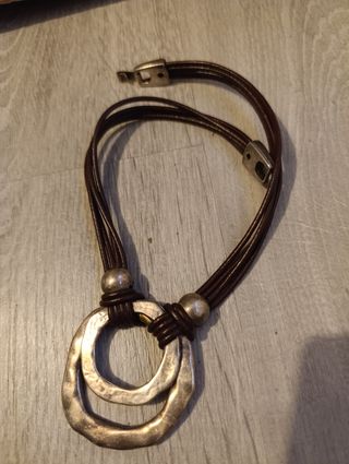 Colgante cuero marrón plata