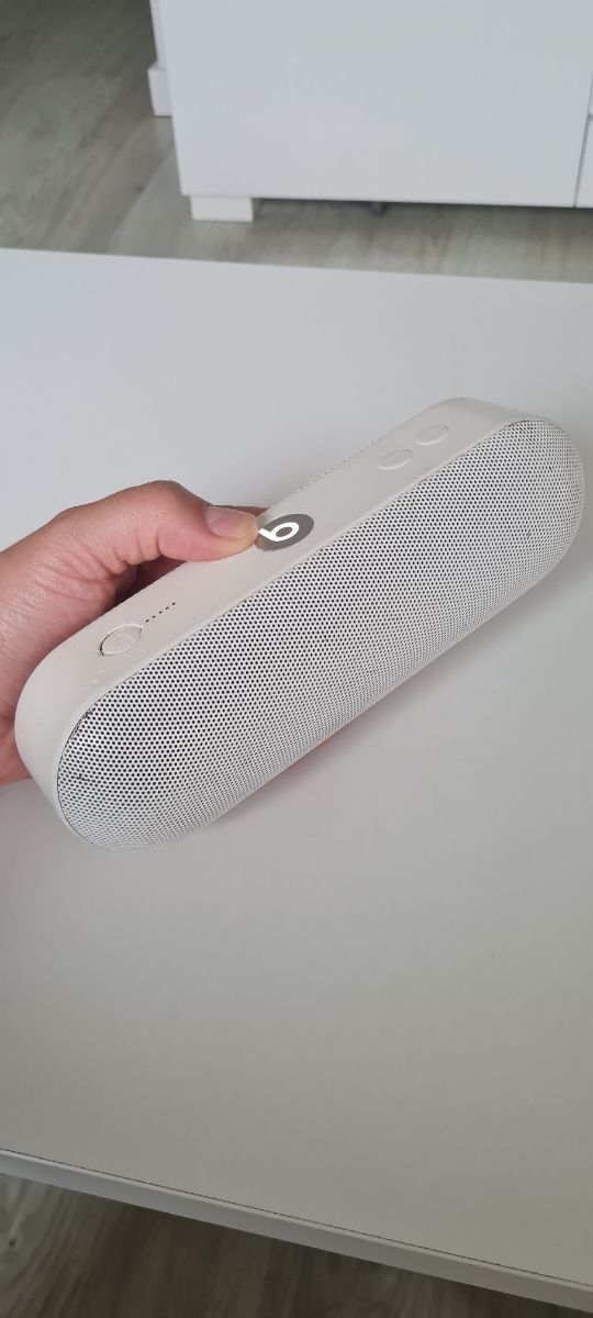 Beats Pill