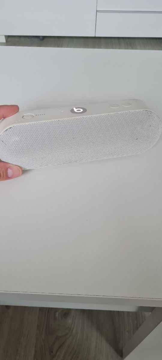 Beats Pill