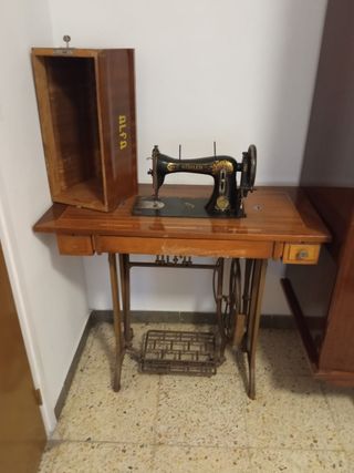 Máquina coser antigua Köhler