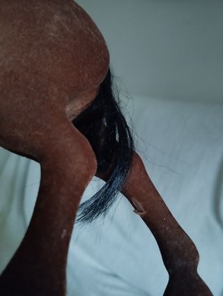 Caballo juguete tamaño Barbie aprox.