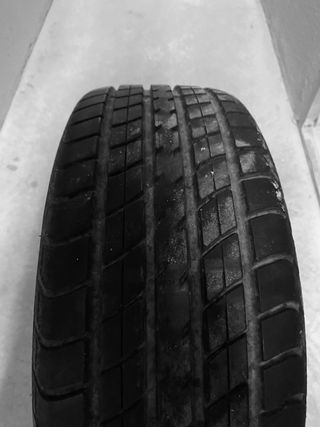 Rueda de repuesto coche con gato. 195/55R15 85V