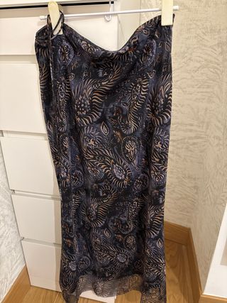 Falda midi Zara