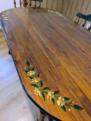Mesa comedor madera pintada. Venta por mudanza!!