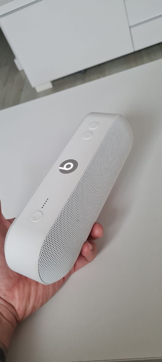 Beats Pill