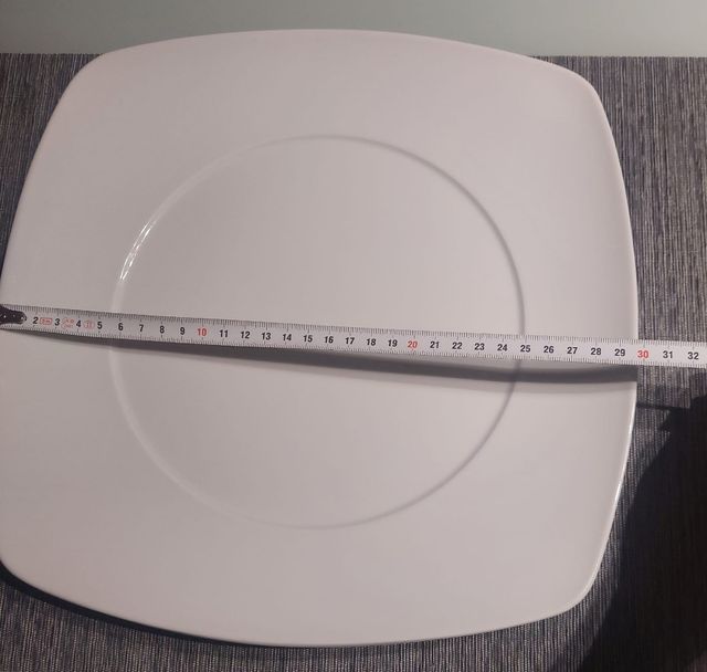 Juego de 2   bandejas, 1 ensaladera y 2 salseras