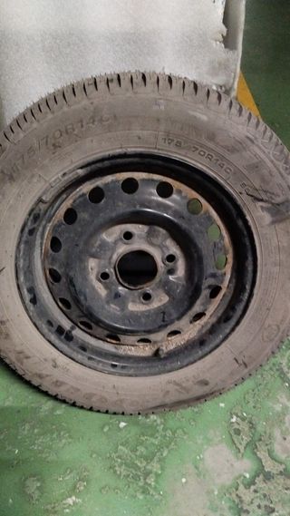 Rueda repuesto Nissan NV200