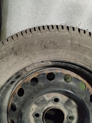 Rueda repuesto Nissan NV200