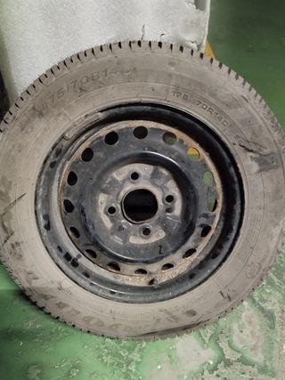 Rueda repuesto Nissan NV200