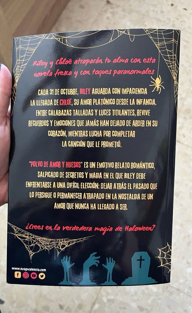 Libro Polvo de Amor y Huesos