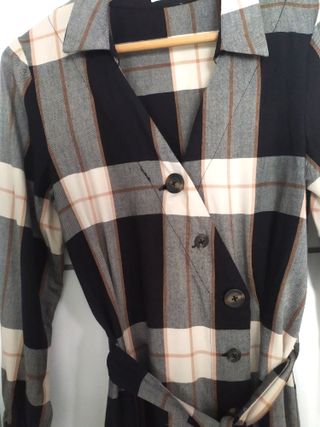 Vestido de cuadros de Mango