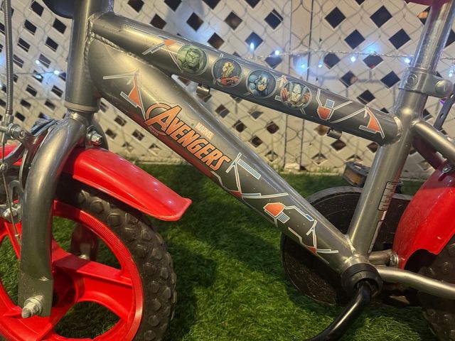 Bicicleta infantil AVENGERS