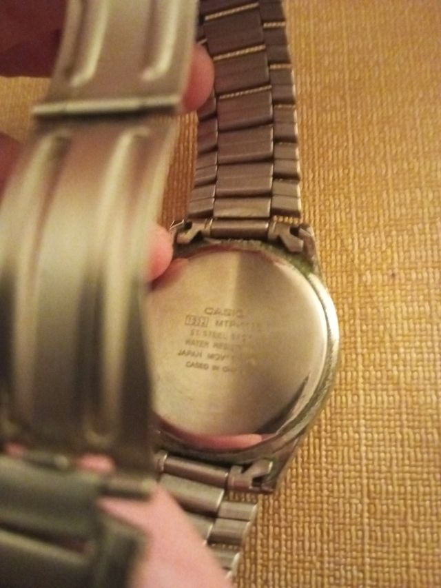 Reloj Casio cuarzo plata