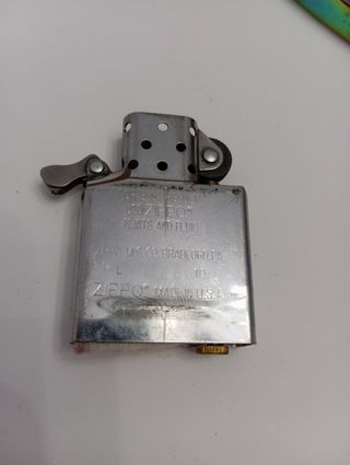 Mechero Zippo efecto arcoiris