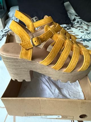 Zapatos plataforma amarillos - Talla 38