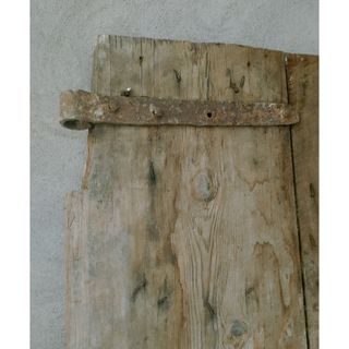 2 Puertas españolas antiguas de clavos