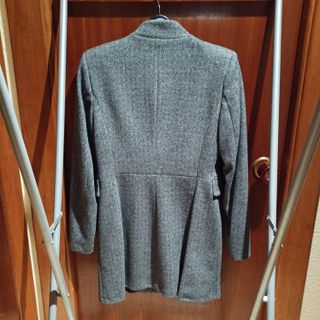 Levita gris Zara