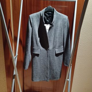 Levita gris Zara