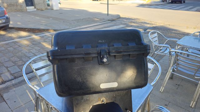 Caja moto reparto - robusta
